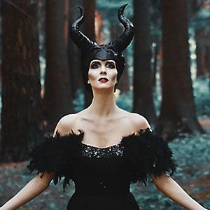 maleficent cosplay, woman cosplayer,