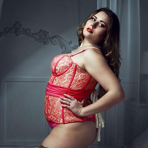 BBW in red corset